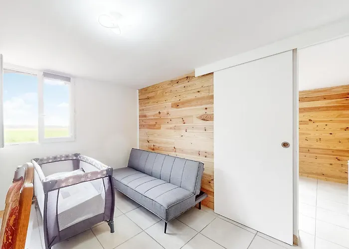 Gorgeous In Hébergement de vacances Malleville-les-Gres